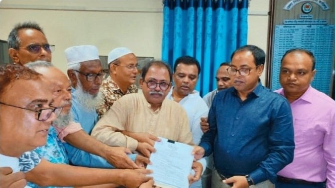 ঠাকুরগাঁও-১ উপনির্বাচনে বিএনপি মনোনীত প্রার্থী মির্জা ফয়সাল আমীনের মনোনয়নপত্র জমা